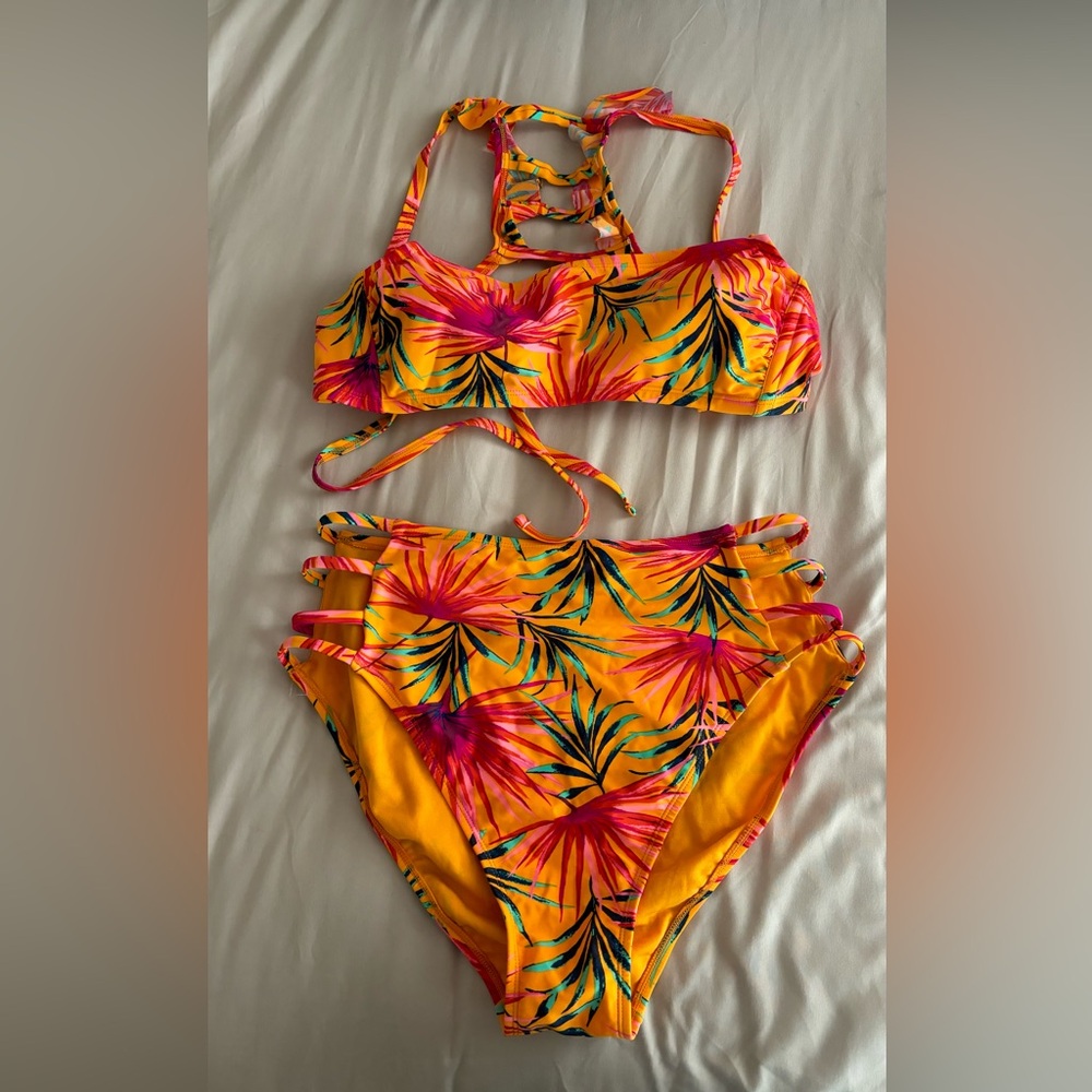 Xhilaration Strappy High Leg High Waist Bikini Bottom Large & Matching Top D/DD